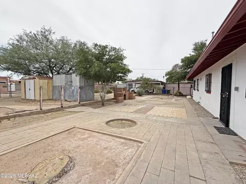 Exterior - 1038 E Blanton Dr, Tucson, AZ 85719 photo 4 of 4