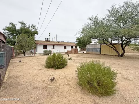 Exterior - 1038 E Blanton Dr, Tucson, AZ 85719 photo 3 of 4