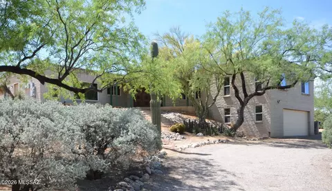 745 W Bangalor Dr, Oro Valley, AZ 85737