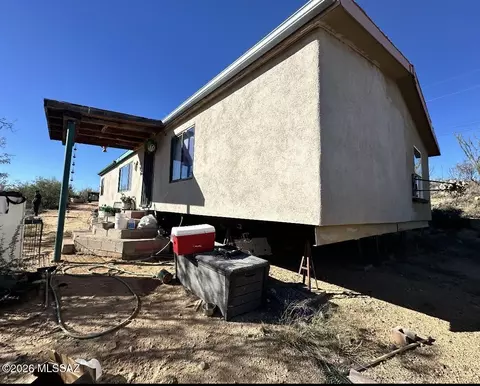 7021 W Bucking Horse Rd, Sahuarita, AZ 85629