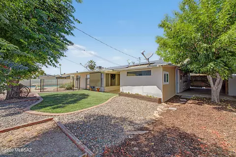 Exterior - 6282 E 33rd St, Tucson, AZ 85711 photo 6 of 9