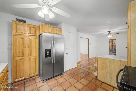Kitchen - 6282 E 33rd St, Tucson, AZ 85711 photo 4 of 5