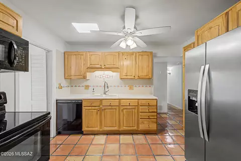 Kitchen - 6282 E 33rd St, Tucson, AZ 85711 photo 3 of 5