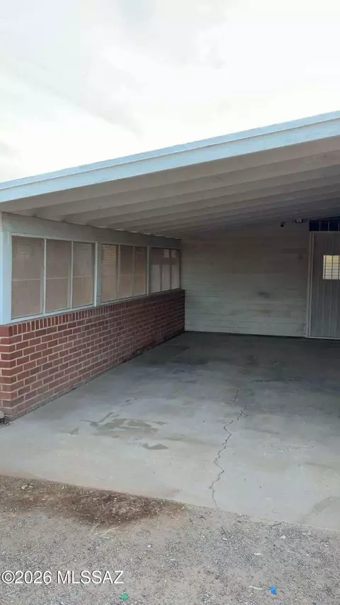 2661 N Winstel Blvd, Tucson, AZ 85716