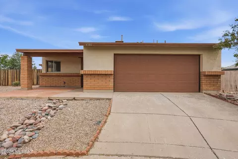 4580 W Dunn Pl, Tucson, AZ 85741