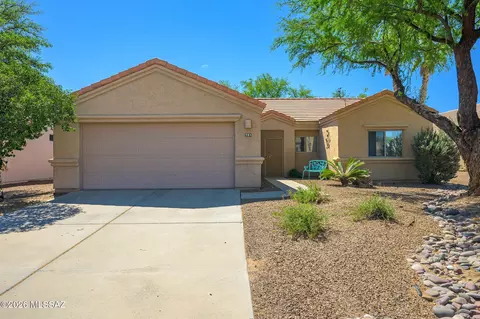 701 W Tiger Pl, Green Valley, AZ 85614
