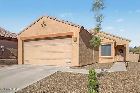 7834 N Jewelflower Dr, Tucson, AZ 85741