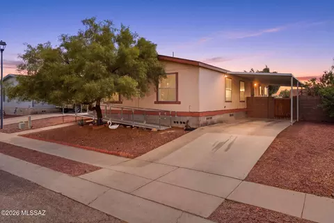 5030 S Mesquite Club Ln, Tucson, AZ 85706