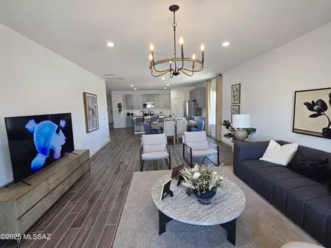 8880 S Gambelia Ln, Vail, AZ 85641