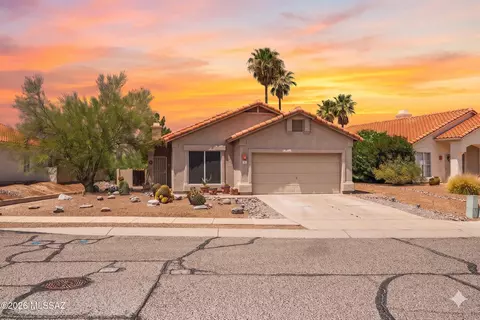 226 S Sonoran Heights Dr, Tucson, AZ 85748