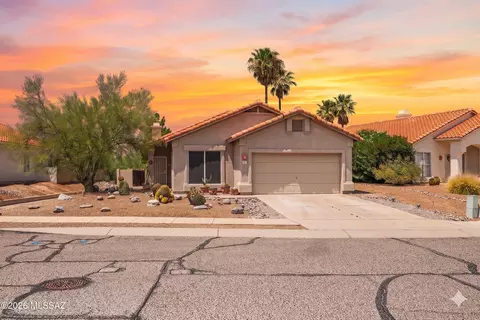 226 S Sonoran Heights Dr, Tucson, AZ 85748