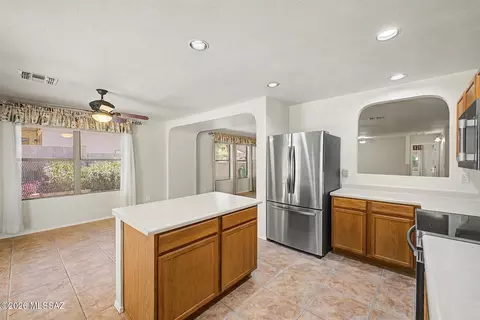 Kitchen - 8699 E Semple St, Tucson, AZ 85747 photo 4 of 5