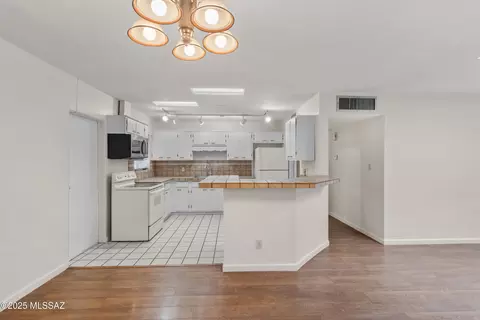 Kitchen - 4858 E Cooper St, Tucson, AZ 85711 photo 3 of 3