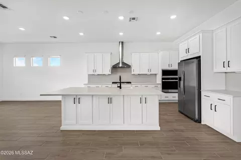 Kitchen - 14736 E Sands Ranch Rd, Vail, AZ 85641 photo 3 of 3