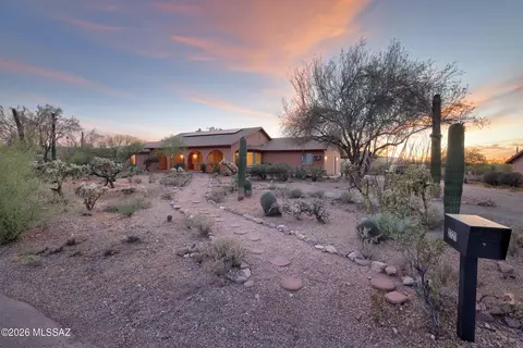 2721 N Tomas Rd, Tucson, AZ 85745