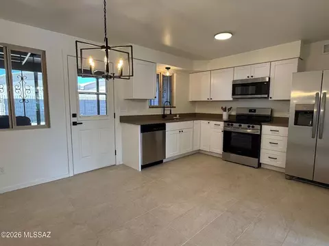 Kitchen - 7131 E 38th St, Tucson, AZ 85730 photo 3 of 3