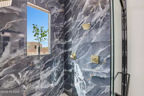 Bath - 14527 E Sands Ranch Rd, Vail, AZ 85641 photo 3 of 5