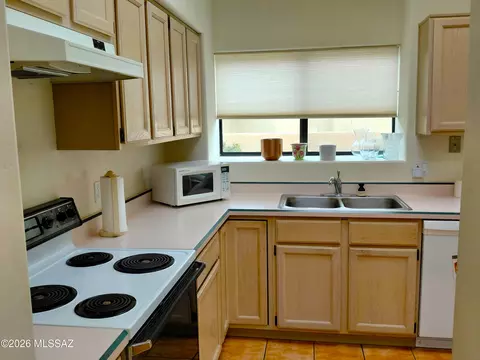 Kitchen - 4592 E Red Mesa Dr, Tucson, AZ 85718 photo 2 of 2