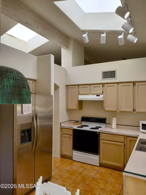 Kitchen - 4592 E Red Mesa Dr, Tucson, AZ 85718 photo 1 of 2