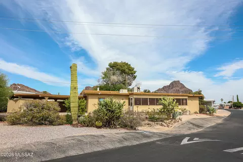 5702 W Circle Z St, Tucson, AZ 85713