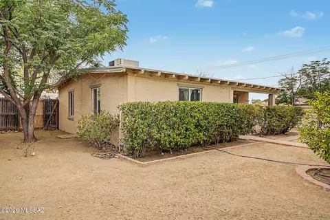 2467 N Sparkman Blvd, Tucson, AZ 85716