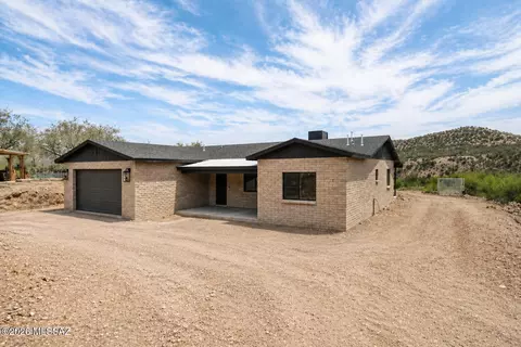 1383 Carolina Ct, Rio Rico, AZ 85648