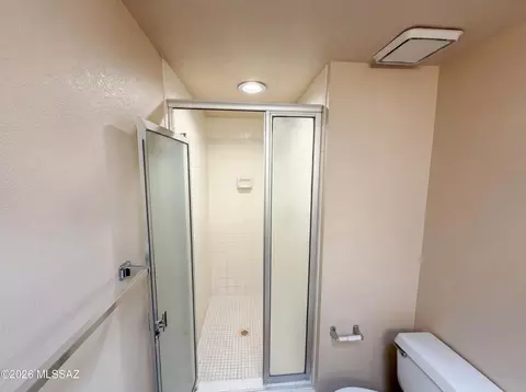 Bath - 1200 E River Rd #C37, Tucson, AZ 85718 photo 1 of 4