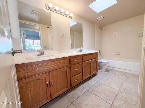 Bath - 1200 E River Rd #C37, Tucson, AZ 85718 photo 2 of 4