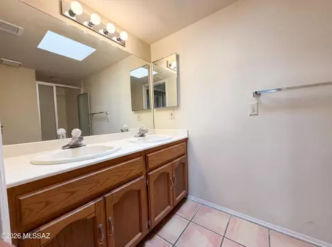 Bath - 1200 E River Rd #C37, Tucson, AZ 85718 photo 4 of 4