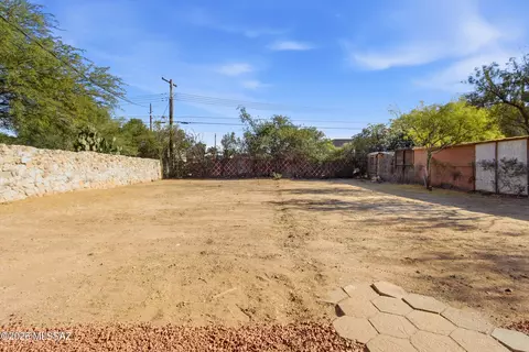 Exterior - 5014 E Baker St, Tucson, AZ 85711 photo 7 of 7