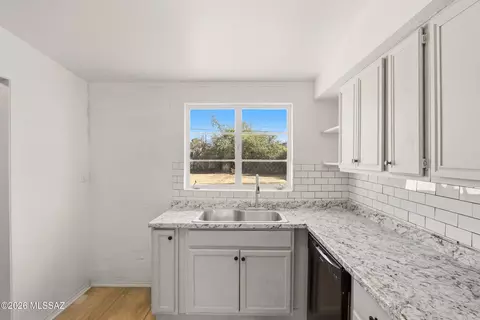 Kitchen - 5014 E Baker St, Tucson, AZ 85711 photo 2 of 4