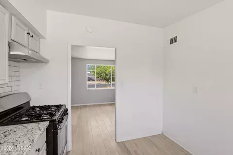 Entry Way - 5014 E Baker St, Tucson, AZ 85711 photo 1 of 1