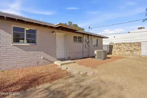 Exterior - 5014 E Baker St, Tucson, AZ 85711 photo 3 of 7
