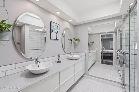 Bath - 2854 W Magee Rd, Tucson, AZ 85742 photo 1 of 4