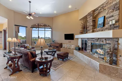 11135 N Stargazer Dr, Oro Valley, AZ 85737