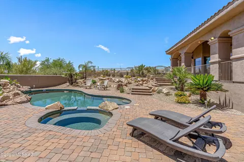 11135 N Stargazer Dr, Oro Valley, AZ 85737