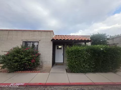 211 W Roger Rd #24, Tucson, AZ 85705
