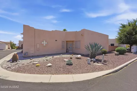 525 W Deerview Ct, Green Valley, AZ 85614
