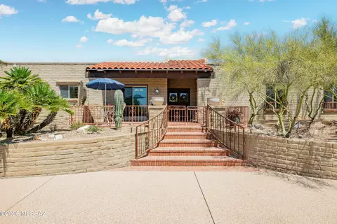 8421 E Fernhill Dr, Tucson, AZ 85750