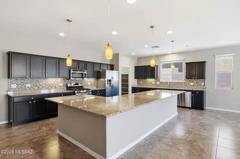 39054 S Running Roses Ln, Tucson, AZ 85739