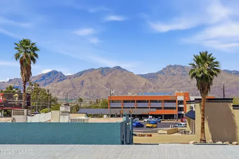 1600 N Wilmot Rd # 202, Tucson, AZ 85712