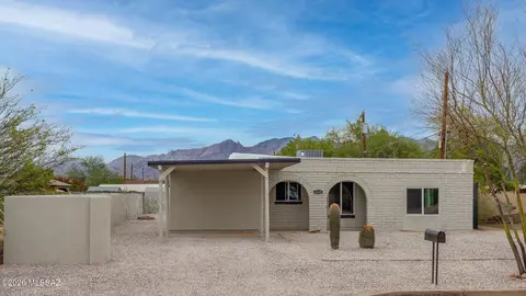 4243 E Los Robles, Tucson, AZ 85712