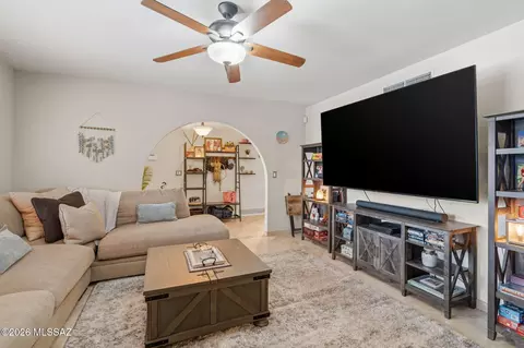 Living - 9120 E 26th St, Tucson, AZ 85710 photo 4 of 6
