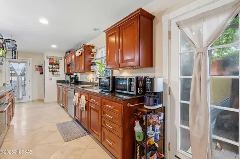 Kitchen - 9120 E 26th St, Tucson, AZ 85710 photo 1 of 7