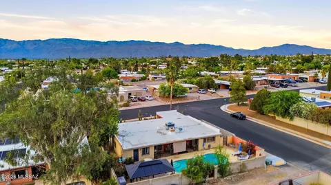 View/Area - 9120 E 26th St, Tucson, AZ 85710 photo 4 of 6