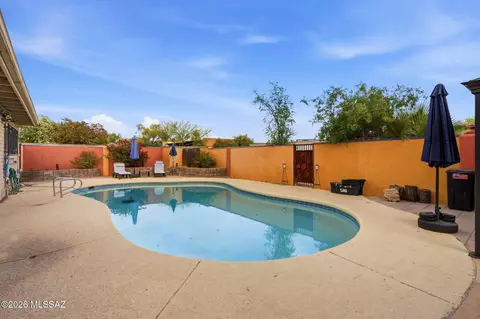 Exterior - 9120 E 26th St, Tucson, AZ 85710 photo 4 of 6