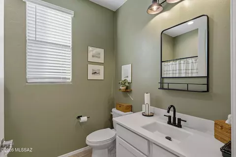 Bath - 12028 Ryscott Cir, Vail, AZ 85641 photo 3 of 4