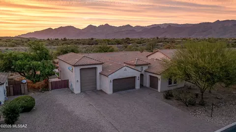 2447 N Wychwood Ct, Tucson, AZ 85749