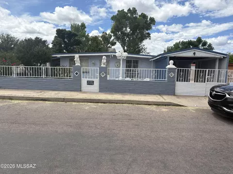 27 Chula Vista Ln, Nogales, AZ 85621