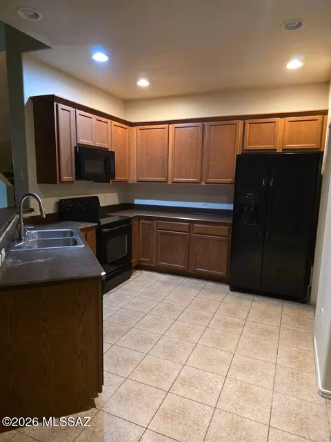 Kitchen - 10414 S Painted Mare Dr, Vail, AZ 85641 photo 2 of 3